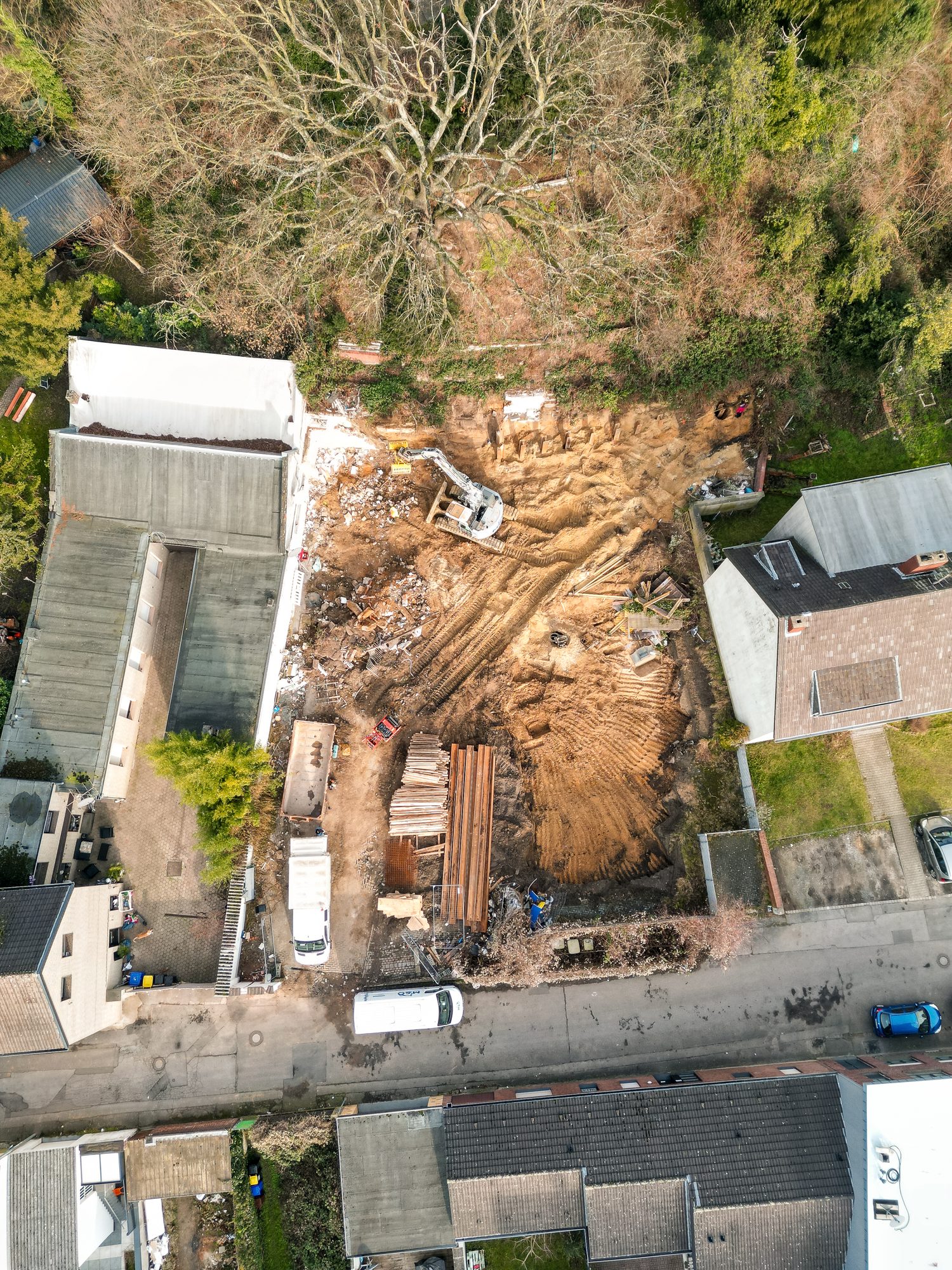 Erdbewegungen, Baggerarbeiten auf der Baustelle